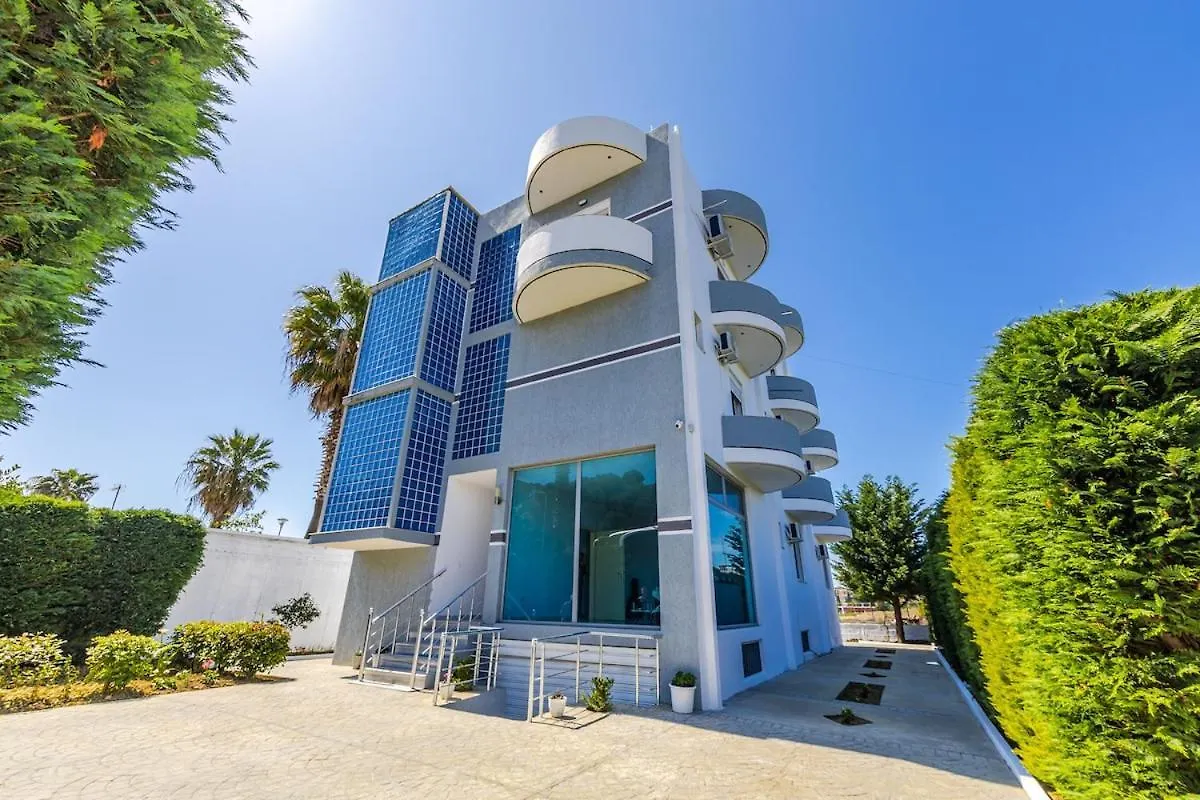Bright Modern Apartment With Balcony Views Golem