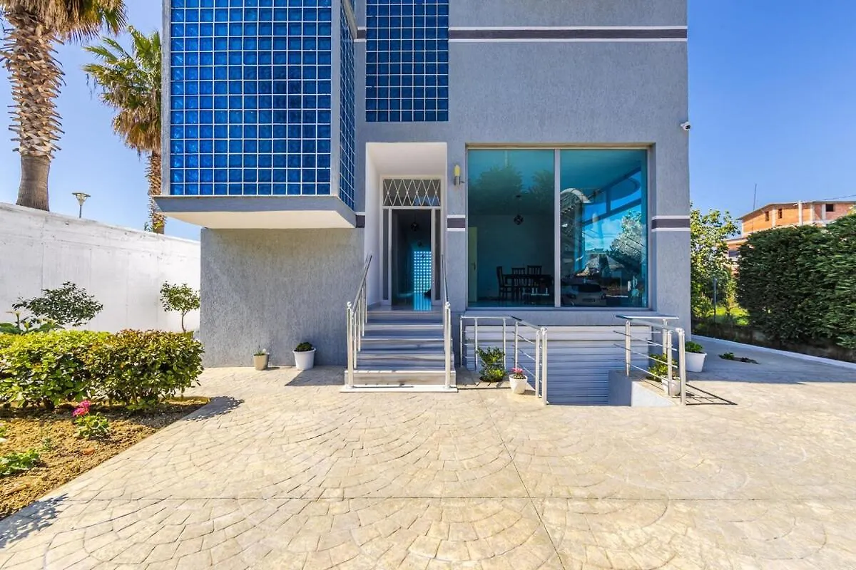 Bright Modern Apartment With Balcony Views Golem Albânia